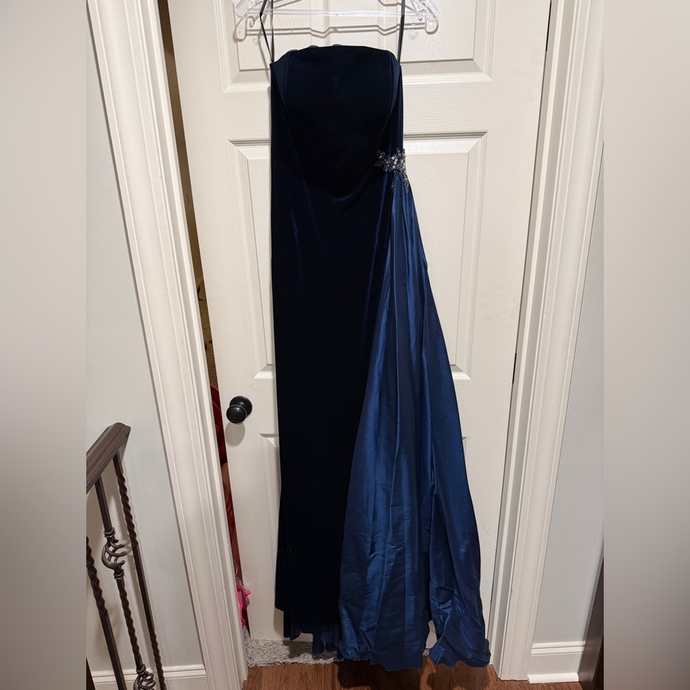 Jovani. Size 10. Velvet. 
Classic and Beautiful .